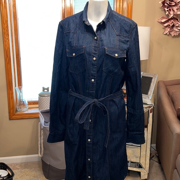 Gap midi length denim dresss - Picture 1 of 5